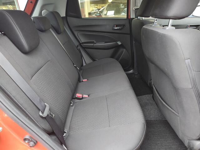 Suzuki SWIFT 1.2 STYLE SMART HYBRID Clima | Navi | Dodehoeksensoren | Adaptive Cruise