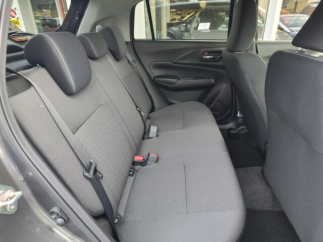 Suzuki SWIFT 1.2 STYLE SMART HYBRID Beschikbaar! | Tot 10 JAAR GARANTIE! | Inclusief ¤ 2.400,- Voorraad Voordeel