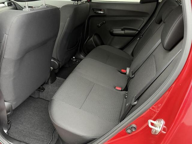 Suzuki SWIFT 1.2 Select Smart Hybrid / Navi / Camera / Afn. trekhaak / Adaptive Cruise / Keyless / Stoelverwarming / Carplay / Two Tone