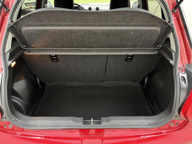 Suzuki SWIFT 1.2 Select Smart Hybrid / Navi / Camera / Afn. trekhaak / Adaptive Cruise / Keyless / Stoelverwarming / Carplay / Two Tone