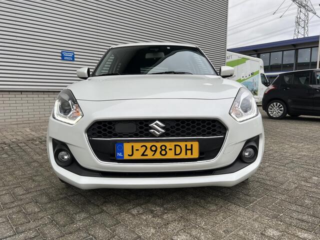 Suzuki SWIFT 1.2 Stijl Smart Hybrid | Trekhaak | Climate Control | Adaptieve Cruise Control | Apple Carplay & Android Auto | Meest Luxe Uitvoering