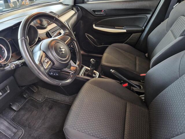 Suzuki SWIFT 1.2 Select | Navigatie | All season banden