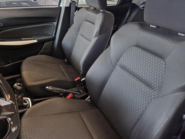 Suzuki SWIFT 1.2 Select | Navigatie | All season banden