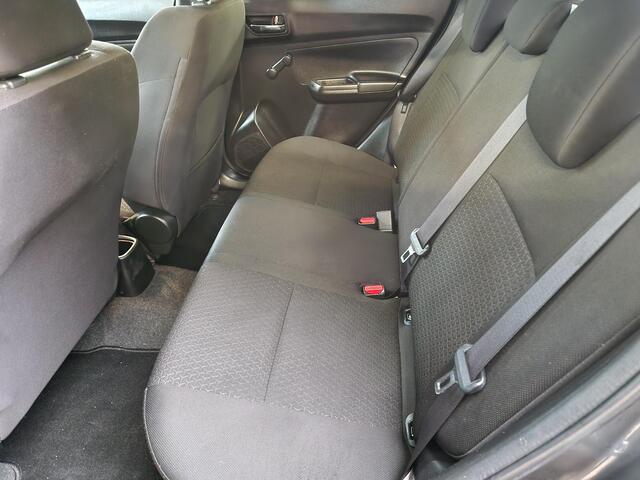 Suzuki SWIFT 1.2 Select | Navigatie | All season banden