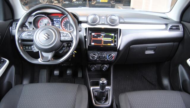 Suzuki SWIFT || Icl 6 maanden garantie! 1.2 Comfort Sm.Hyb.|| Camera| Dodehoek detectie| Stoelverwarming