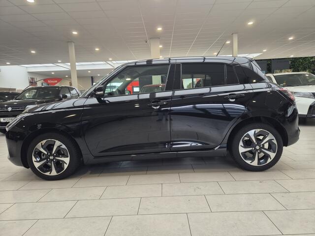 Suzuki SWIFT 1.2 Style Hybrid [CARPLAY| CLIMATE CONTROL | ALL-SEASON BANDEN |