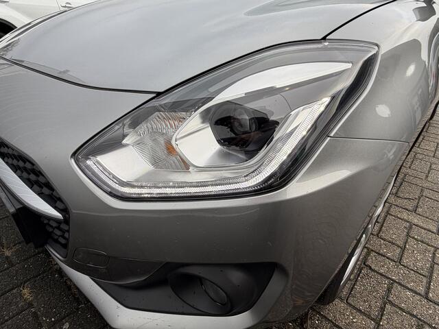 Suzuki SWIFT 1.2 Select Smart Hybrid | 1e Eigenaar Dealer Onderhouden | Trekhaak | Dode hoek detectie | Navi | PDC achter | Ad Cruise |