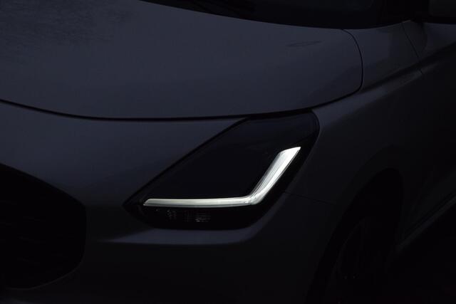 Suzuki SWIFT 1.2 Style Smart Hybrid|Carplay|Camera