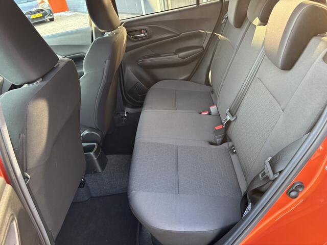 Suzuki SWIFT 1.2 Style Smart Hybrid / Allseason Banden / Navi / Apple carplay / Android Auto /