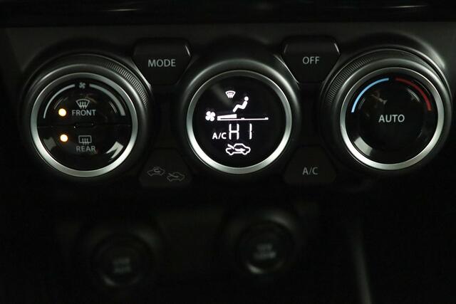 Suzuki SWIFT 1.2 Style Smart Hybrid | Camera | Navigatie | Stoelverwarming | Privacy Glass | Mistlampen | Bluetooth |