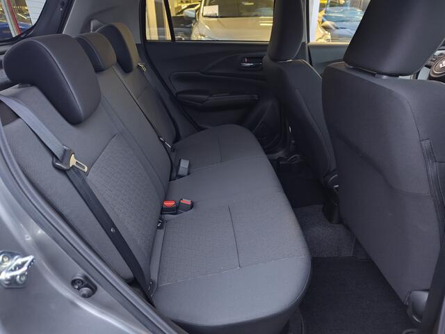 Suzuki SWIFT 1.2 SELECT SMART HYBRID AUTOMAAT Direct Leverbaar | Tot 10 JAAR GARANTIE! | Inclusief ¤ 1.500,- Voorraad Voordeel