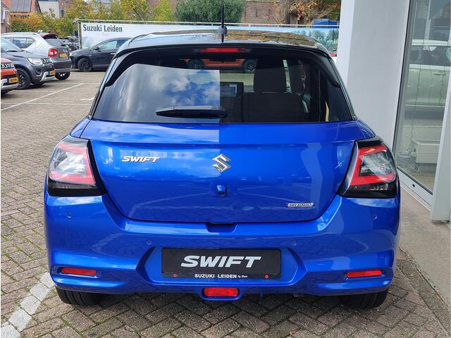 Suzuki SWIFT 1.2 STYLE SMART HYBRID AUTOMAAT Direct Leverbaar | Tot 10 JAAR GARANTIE! | Inclusief ¤ 1.500,- Voorraad Voordeel