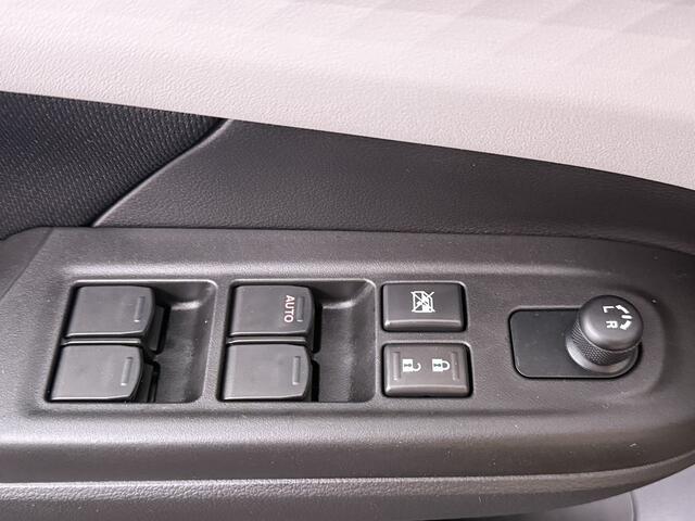 Suzuki SWIFT 1.2 Select Smart Hybrid | Automaat | Apple Carplay / Android Auto (Navigatie) | Airco | Achteruitrijcamera | Stoelverwarming |