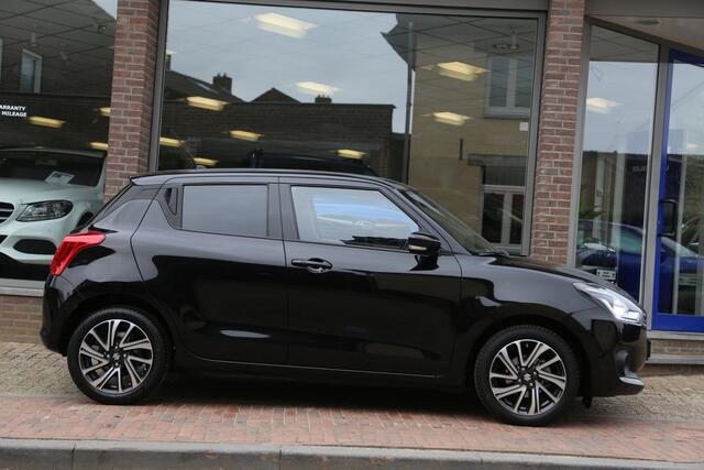 Suzuki SWIFT 1.2 Style Smart Hybrid Navi Carplay LED Camera ACC