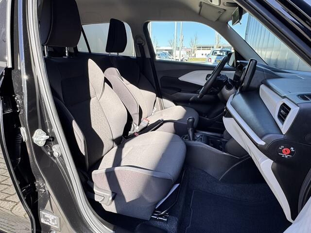 Suzuki SWIFT 1.2 Style Smart Hybrid | Camera | Parkeersensoren | Navigatie | Stoelverwarming | Apple Carplay/Android Auto | Cruise control