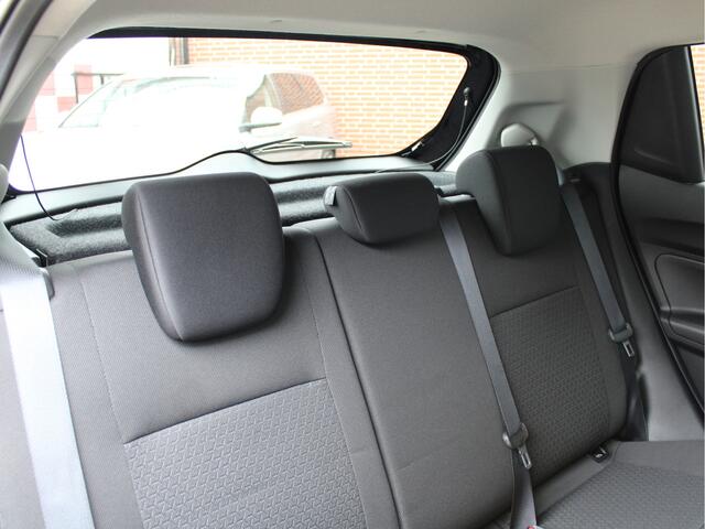 Suzuki SWIFT 1.2 Style Smart Hybrid /Keyless/ACC/PDC/Camera/DAB+/Apple carplay/Stoelverwarming/LED/NAP! 1e eig!