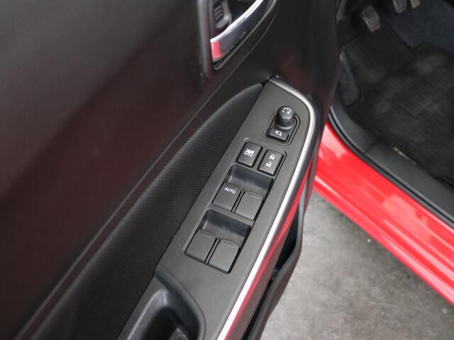 Suzuki SWIFT 1.2 Style Smart Hybrid | BTW Voertuig | Stoelverwarming | Achteruitrijcamera | Onderweg-naar-dealer