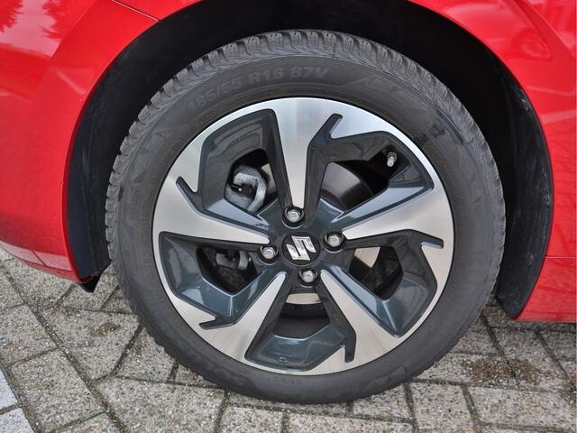 Suzuki SWIFT 1.2 Style Smart Hybrid CVT Automaat | Navigatie | Stoelverwarming | Camera | Climate Control | Tot 10Jr. Suzuki-Garantie |