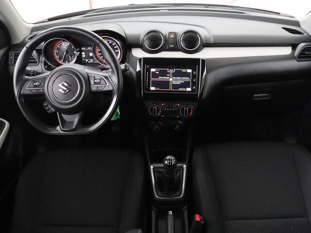 Suzuki SWIFT 1.2 Select Smart Hybrid | Stoelverwarming | Carplay | Camera | Airco | Cruise control | Bluetooth | Getint glas
