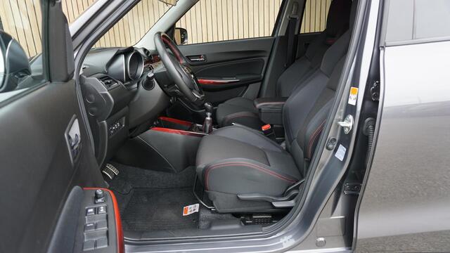Suzuki SWIFT 1.4 130pk Sport Smart Hybrid 5Drs Navi Keyless LED 17inch LM A-Camera Stoelverwarming 74394km