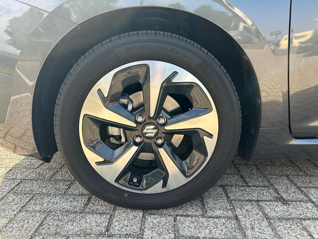 Suzuki SWIFT 1.2 Style Smart Hybrid CVT Automaat | Navigatie | Stoelverwarming | Camera | Climate Control | Tot 10Jr. Suzuki-Garantie |