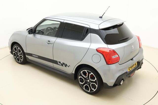 Suzuki SWIFT 1.4 Sport Smart Hybrid 129pk | Lederen Bekleding | Navigatie | Camera | Climate Control | Cruise Control Adaptief | Stoelverwarming | Uniek!