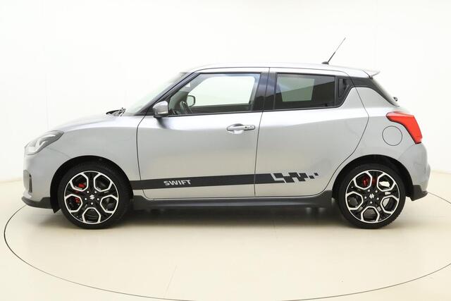 Suzuki SWIFT 1.4 Sport Smart Hybrid 129pk | Lederen Bekleding | Navigatie | Camera | Climate Control | Cruise Control Adaptief | Stoelverwarming | Uniek!