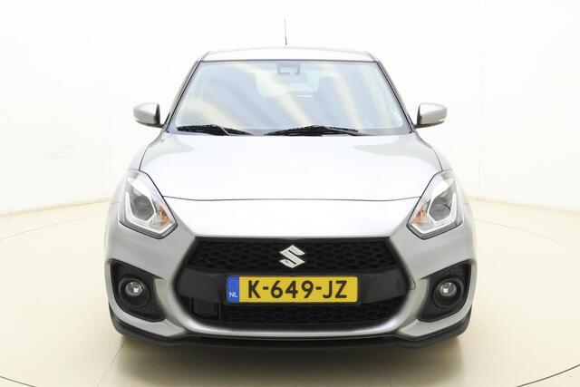 Suzuki SWIFT 1.4 Sport Smart Hybrid 129pk | Lederen Bekleding | Navigatie | Camera | Climate Control | Cruise Control Adaptief | Stoelverwarming | Uniek!