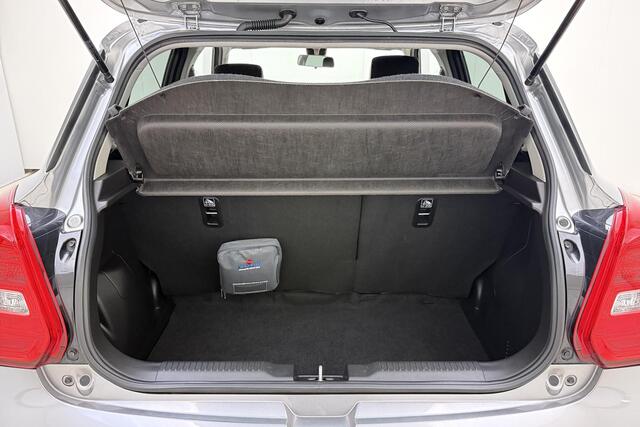 Suzuki SWIFT 1.4 Sport Smart Hybrid 129pk | Lederen Bekleding | Navigatie | Camera | Climate Control | Cruise Control Adaptief | Stoelverwarming | Uniek!