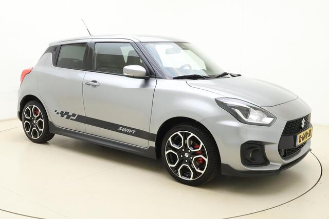 Suzuki SWIFT 1.4 Sport Smart Hybrid 129pk | Lederen Bekleding | Navigatie | Camera | Climate Control | Cruise Control Adaptief | Stoelverwarming | Uniek!