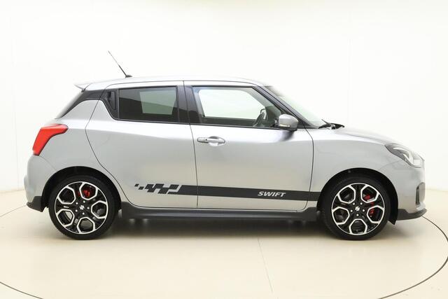 Suzuki SWIFT 1.4 Sport Smart Hybrid 129pk | Lederen Bekleding | Navigatie | Camera | Climate Control | Cruise Control Adaptief | Stoelverwarming | Uniek!
