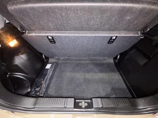 Suzuki SWIFT 1.2 Style Smart Hybrid | Apple Carplay/Android Auto | Navigatie full map | Voorstoelen verwarmd |
