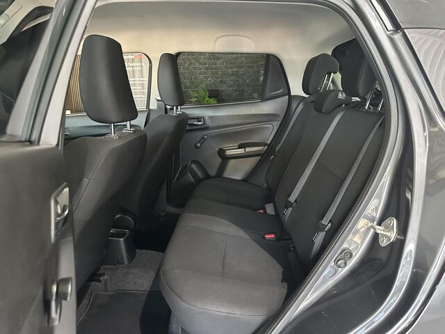 Suzuki SWIFT 1.2 Select Smart Hybrid | Achteruitrijcamera | Stoelverwarming | Carplay | Airco | LMV 16 |