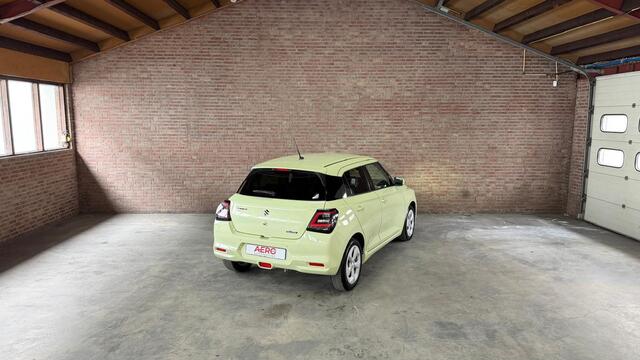 Suzuki SWIFT 1.2 HYBRID MT Comfort Camera / Navi / Clima