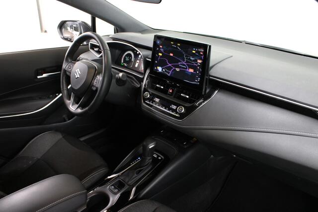 Suzuki Swace 1.8 Hybrid Style / Afn.Trekhaak / Led verlichting / Navi / Stoelverw. / Stuurverw. /