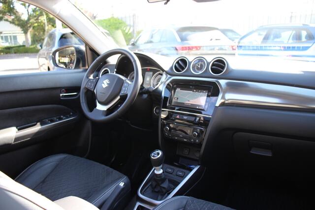 Suzuki VITARA 1.4 Boosterjet Style Hybrid | Opendak | Trekhaak | Adapt. Cruise | Carplay/Android auto |