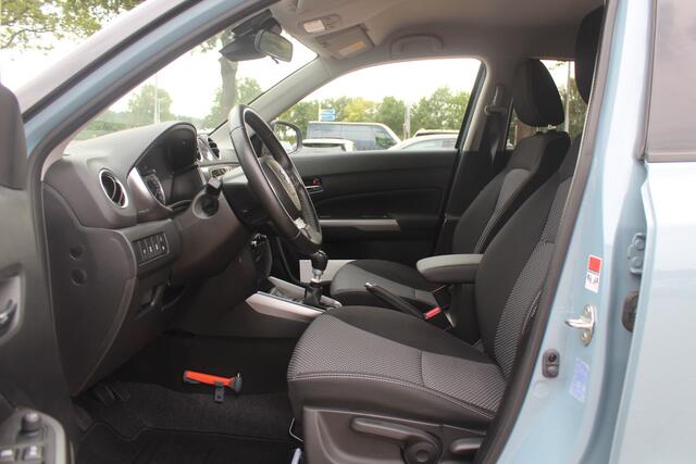 Suzuki VITARA 1.4 Boosterjet Select Smart Hybrid / Camera / Navigatie / 17'' / DAB / Stoelverwarming / Getint glas / Cruise Control