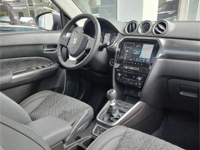 Suzuki VITARA 1.4 BOOSTERJET STYLE SMART HYBRID + PANO 1.500 Kg Trekgewicht | Met 6 JAAR GARANTIE! |