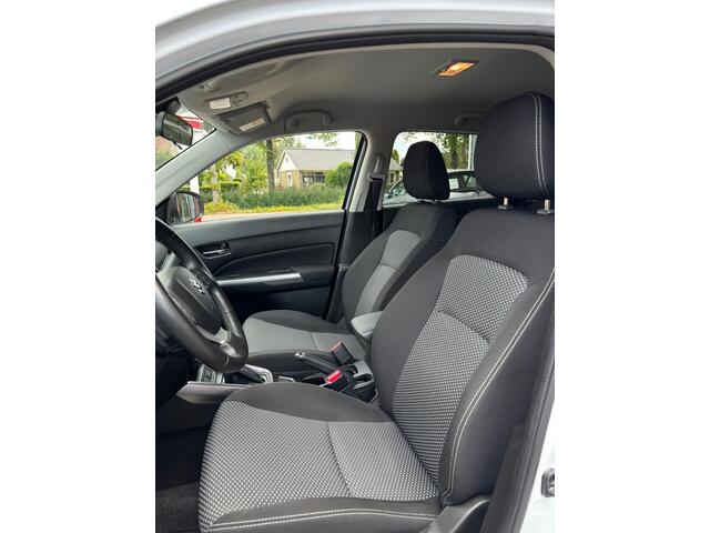 Suzuki VITARA 1.4 Boosterjet Style Smart Hybrid 130 pk ,Navi,Camera,1 jaar garantie