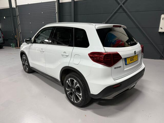 Suzuki VITARA 1.4 Boosterjet 140pk Stijl Leder Navigatie Camera Panoramadak Xenon Carplay