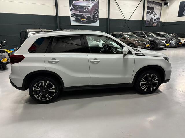 Suzuki VITARA 1.4 Boosterjet 140pk Stijl Leder Navigatie Camera Panoramadak Xenon Carplay