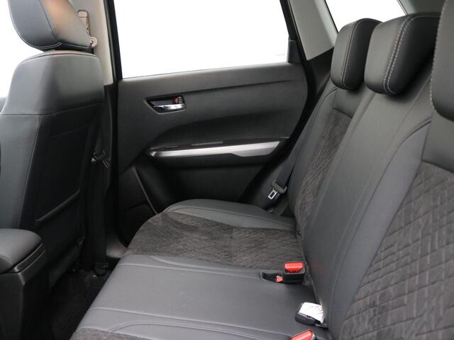 Suzuki VITARA 1.5 Hybrid Style AUTOMAAT / Trekhaak / Glazen schuif-kanteldak / 1ste eigenaar / Adaptieve cruise control / Dealer onderhouden / Historie aanwezig / Navigatie / Apple CarPlay & Android Auto / Airco Climat Control /