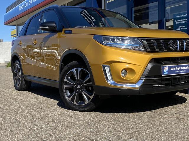 Suzuki VITARA 1.4 Boosterjet Comfort Smart Hybrid / NL-Auto / 9900 KM! / 1e-Eigenaar / Dealer-Onderhouden / Afneembare-Trekhaak / Half-Alcantara Half-Leder / Stoelverwarming / Adaptieve Cruise-Control / Apple-Carplay & Android-Auto / DAB Radio-Bluetooth / Navi / Climat
