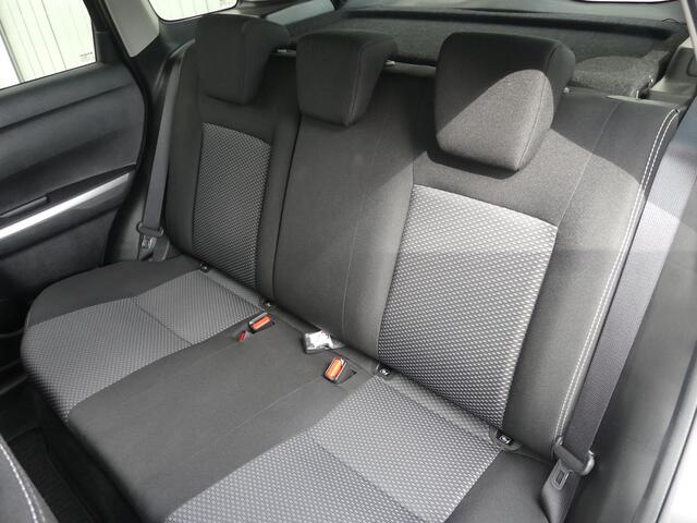 Suzuki VITARA 1.4 Boosterjet Select Smart Hybrid Navigatie, Apple CarPlay, Android Auto, Stoelverwarming, Achteruitrij-camera, Climate Control, Adaptive Cruise Control.