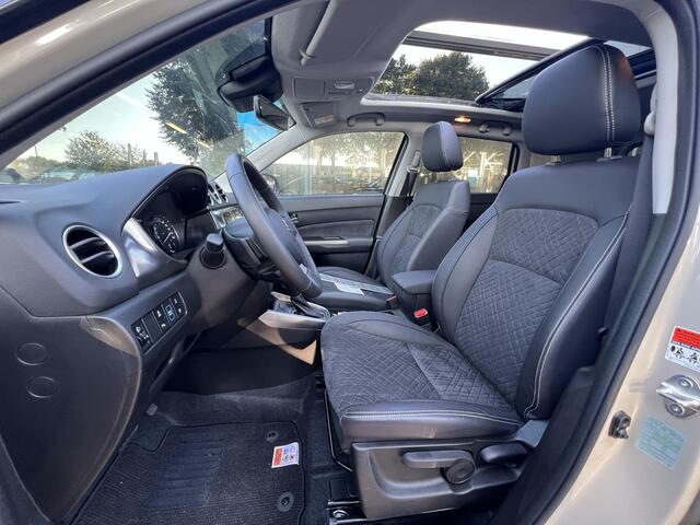 Suzuki VITARA 1.5 Hybrid Style | Panoramadak | Half leder | Navigatie |