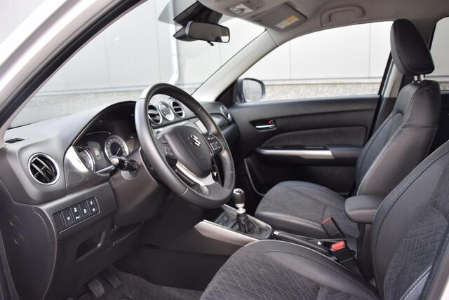 Suzuki VITARA 1.4 Boosterjet Style Smart Hybrid | Fabrieksgarantie | Lederen bekleding | Parkeersensoren |