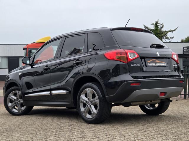 Suzuki VITARA 1.6 120pk Exclusive XENON|CRUISE CONTROL|ECC/AIRCO|BLUE TOOTH TELEFONIE|USB|STOELVERWARMING|TREKHAAK AFNEEMBAAR|17 INCH Maandag tot Vrijdag geopend van 09.00 uur tot 20.00 uur en Zaterdag van 09.00 tot 18.00 uur