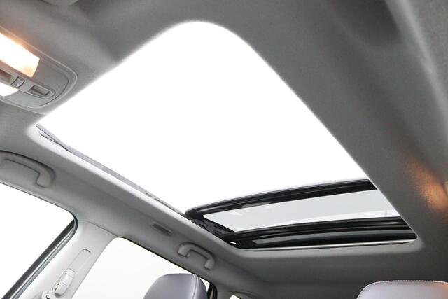 Suzuki VITARA 1.6 High Executive Automaat | Schuif\ kanteldak | Trekhaak | Automaat | Navigatie | Stoelverwarming |