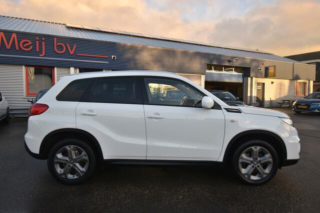 Suzuki VITARA 1.6 Exclusive Allgrip 4X4 , TREKHAAK , A UITRIJ CAM , CLIMATR , CR CONTR , NAVI VIA APP ,
