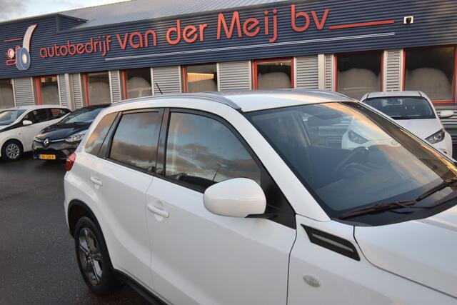 Suzuki VITARA 1.6 Exclusive Allgrip 4X4 , TREKHAAK , A UITRIJ CAM , CLIMATR , CR CONTR , NAVI VIA APP ,